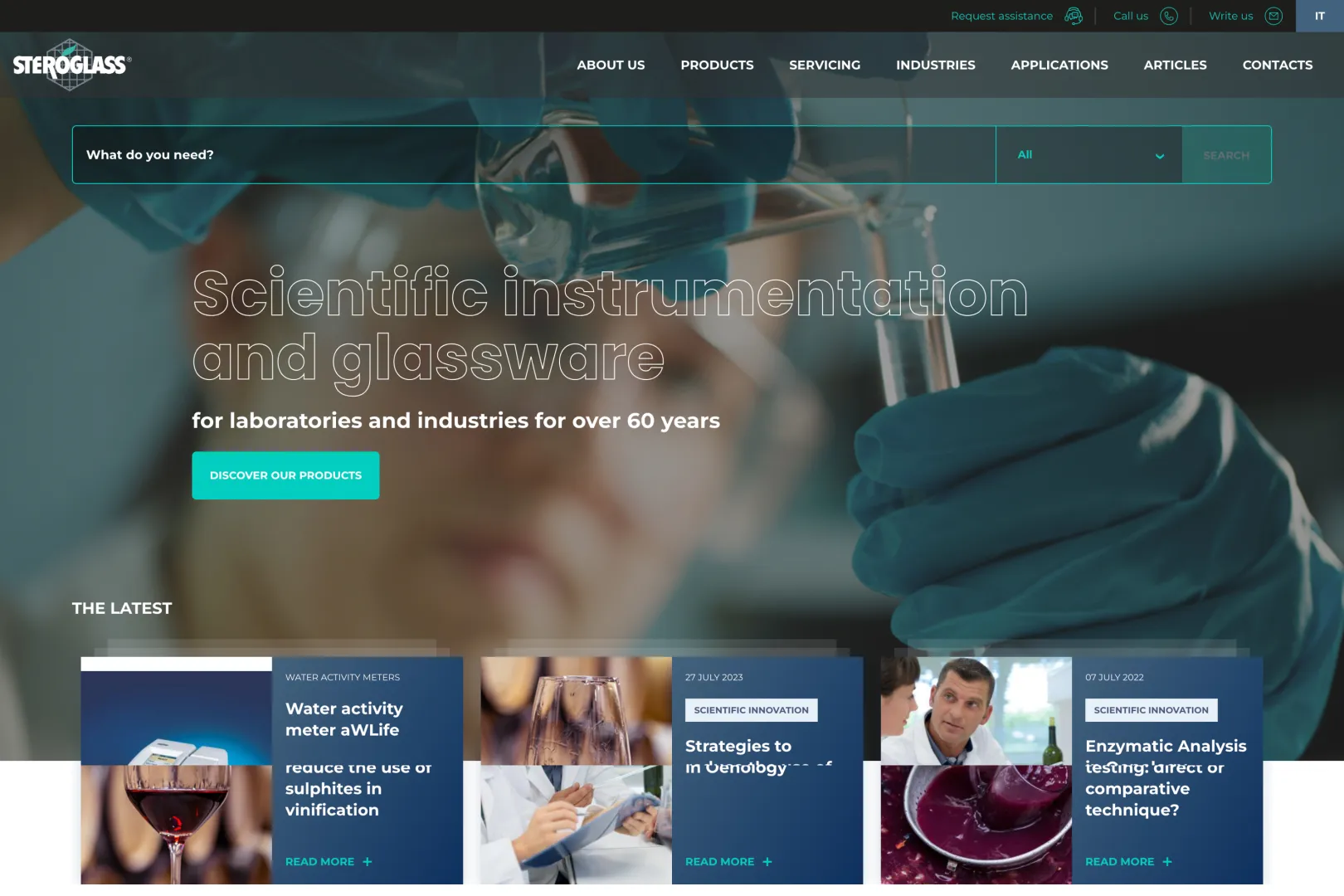 Steroglass homepage showing the company logo, navigation menu, featured product categories and promotional banners