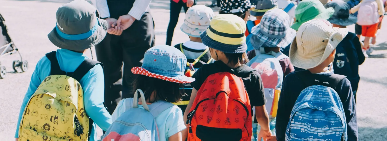 children at school 