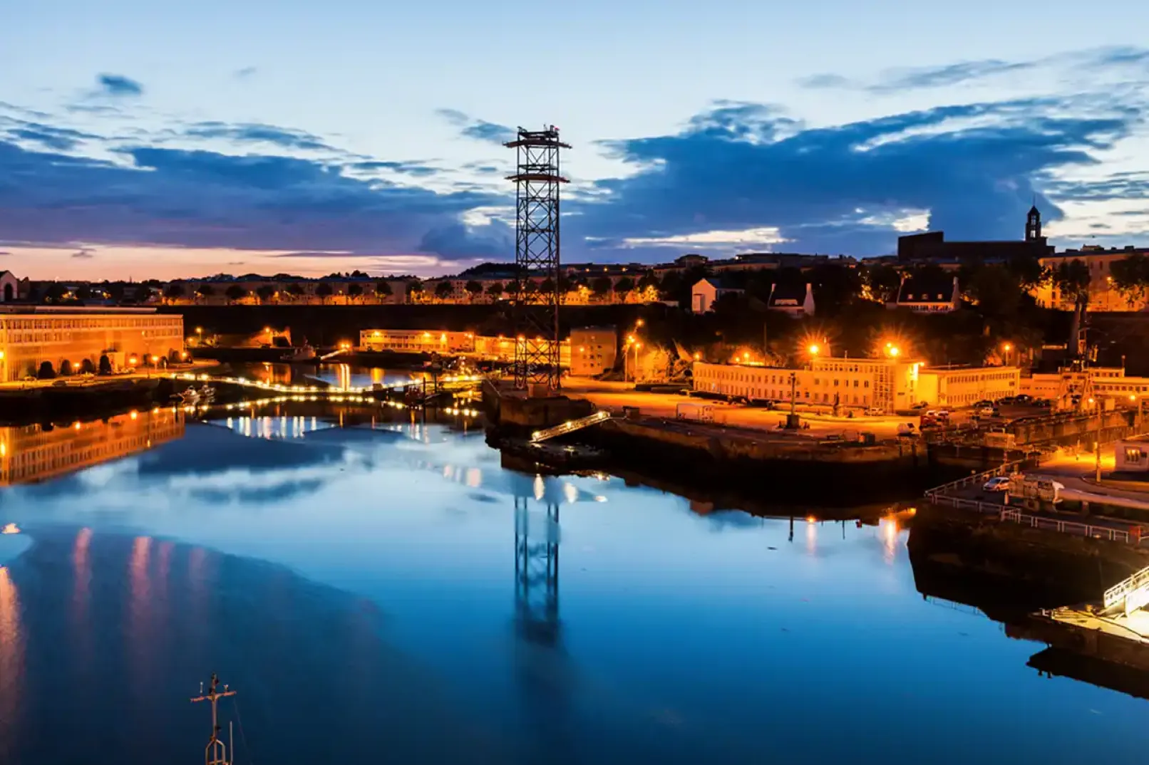 Brest métropole at night
