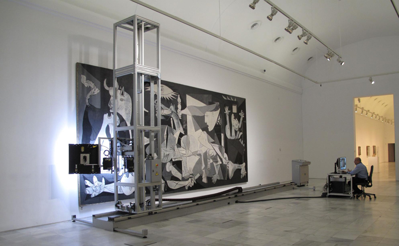 Robotic automated device installed in front of Guernica for the study